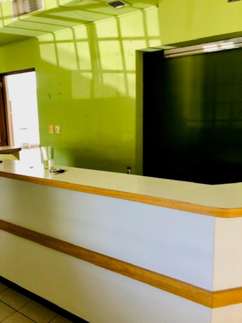 Plaza Libre Local Comercial en Alquiler en URBANIZACION FERNÁNDEZ