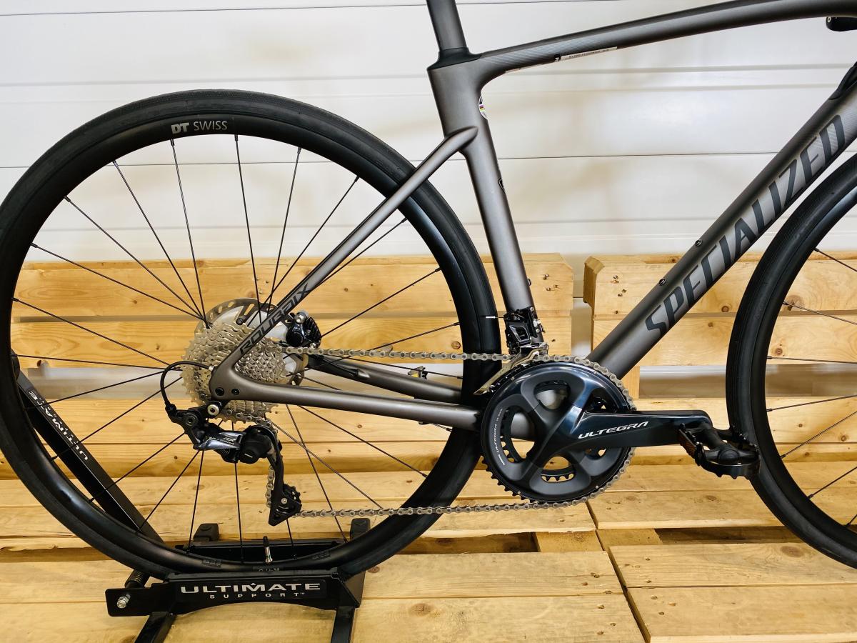 Plaza Libre 2021 SPECIALIZED Roubaix Comp